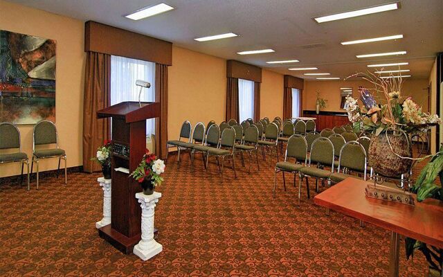 La Quinta Inn & Suites by Wyndham Memphis I-240