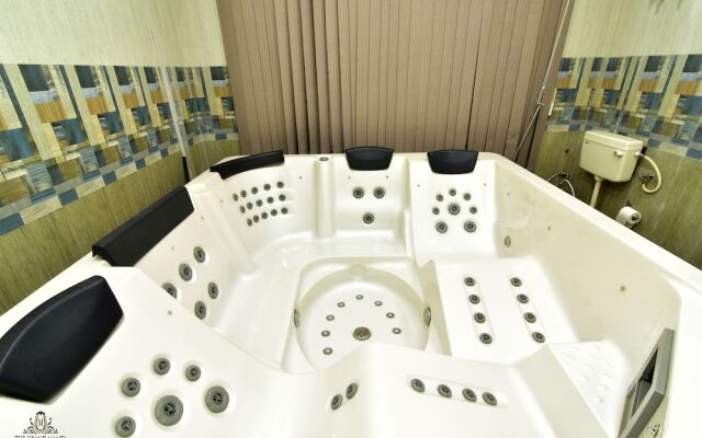 Hotel The Grand Mamta