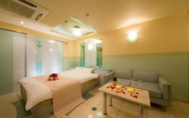 HOTEL THE i Adult only