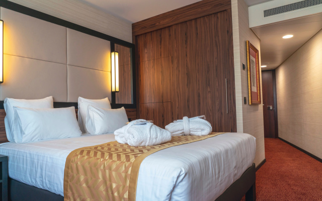 Nash Suites Airport Hotel - Image 5