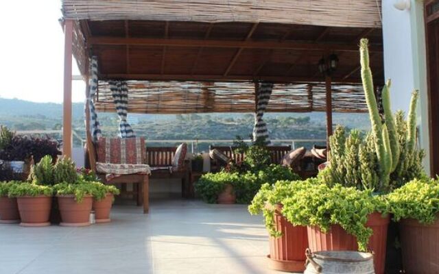 Zeybek 2 Pension & Apart