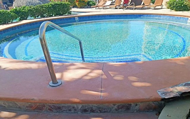 Condo Bella Sirena 805 C by Kivoya