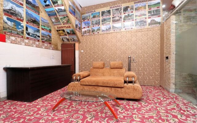OYO 24066 Hotel Rr Villa