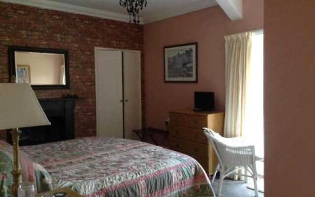 Frondderw Country House