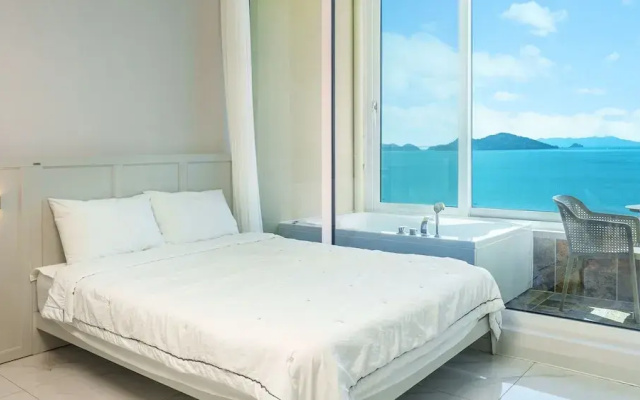 Yeosu Stay Raonpine Spa Pension