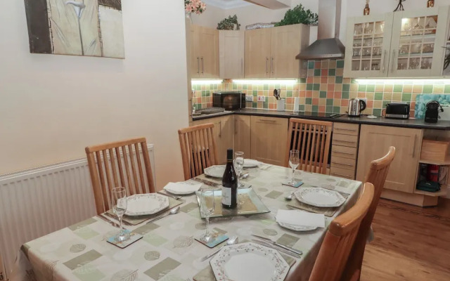 Apartment 7 Mansion House