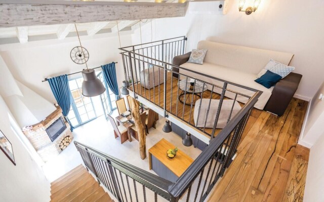 Stunning Home in Jurdani With Wifi and 2 Bedrooms