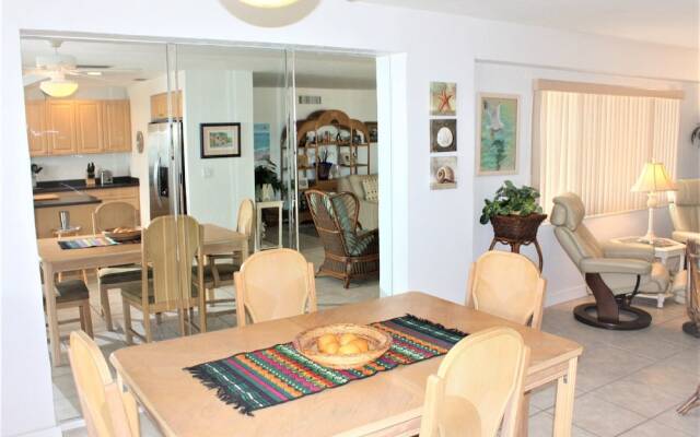 Jamaica Royale - 503 - 2 Br Condo