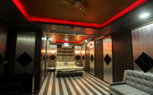 OYO 740 Hotel Suravi