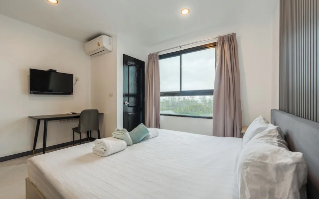 1BR Condo Pool Gym Near Beach C237