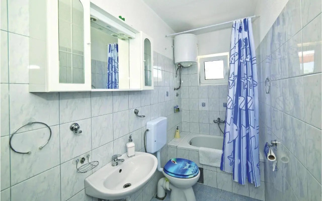Apartment Trogir with Sea View 05