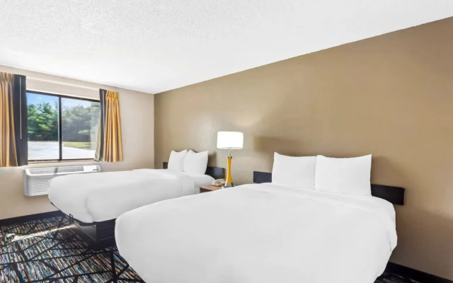 Quality Inn & Suites Howe - Sturgis