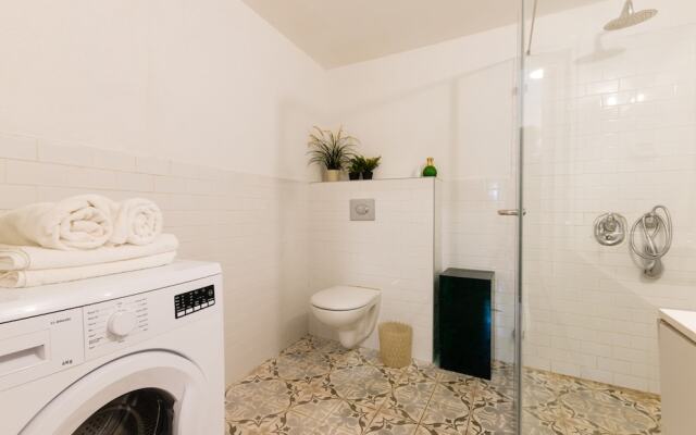 Lovely 1BR Apt in Neve Tzedek W Parking