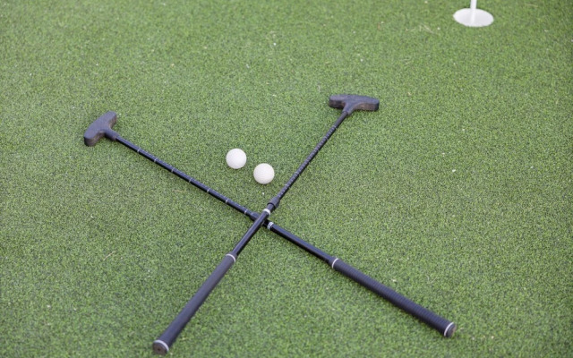 Desert Dreaming Deluxe Retreat w Pool Putt