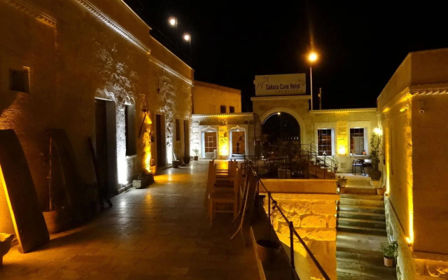 Emit Cave Hotel