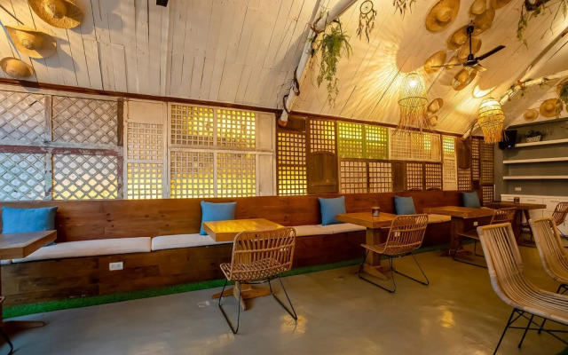 OYO 821 Connector Hostel