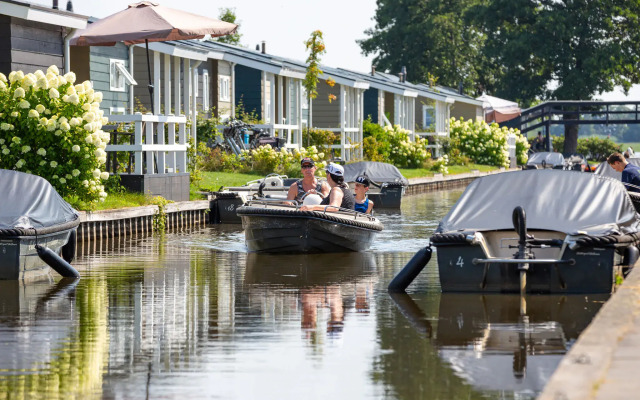 Sunny Giethoorn Cottage