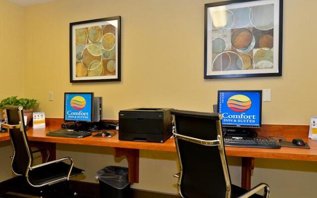 Comfort Inn & Suites Near Universal Orlando Resort - Convention Ctr