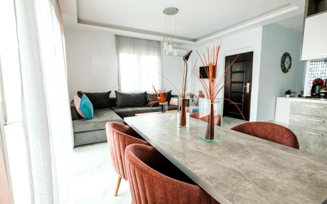 Design Suites Efharis (Brusco)