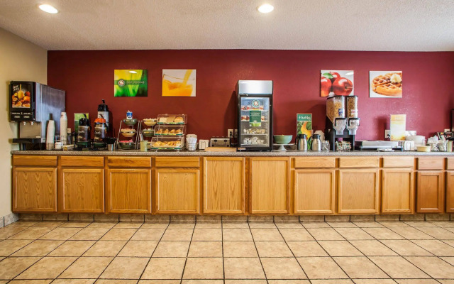 Quality Inn O'Fallon IL - St. Louis