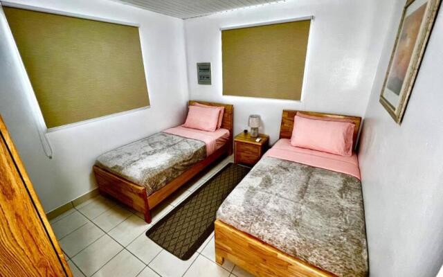 Roncado Cheerful-3 Bedroom Home Aruba