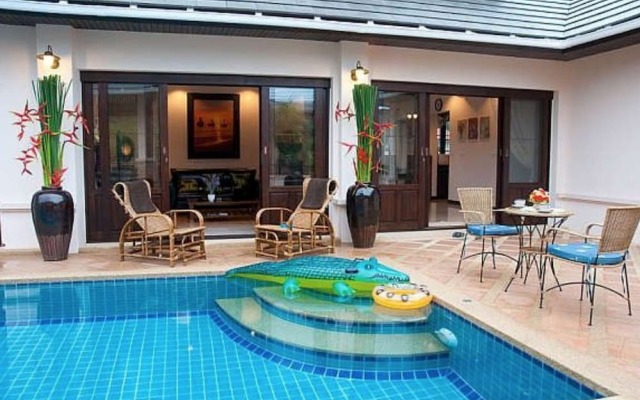 4 Bedroom Private Bali Style Villa HH1