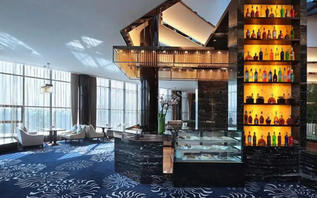 Luan Suntone Plaza Hotel