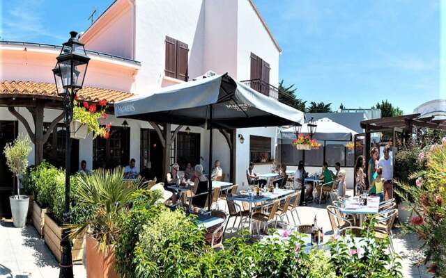 26. 3 Bedroom Mobile Home