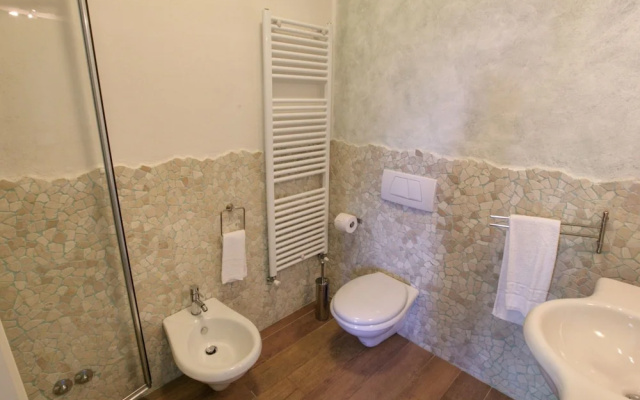 Mansion in San Valentino in Abruzzo Citeriore with Pool