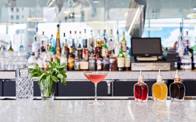 The Art Hotel Denver, Curio Collection by Hilton