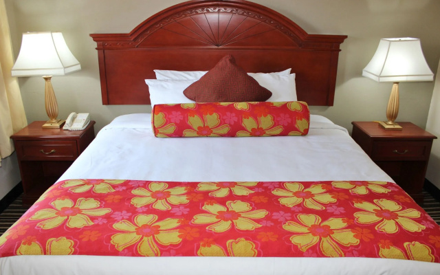 Rodeway Inn & Suites