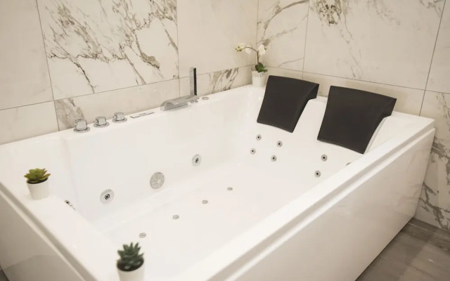 La Dolce Vita Rooms