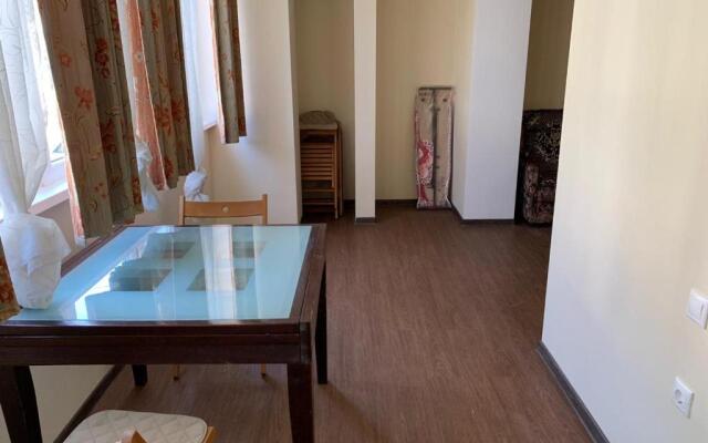 Apartment on Rybzavodskaya 75