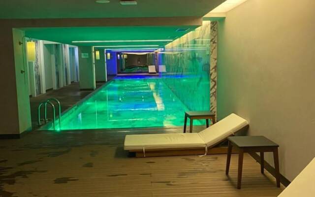 1 Bedroom Apartment High Floor City View