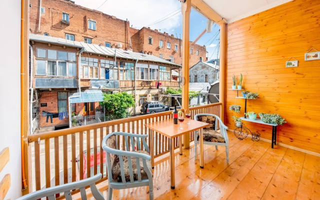 H&B apartments Qolga