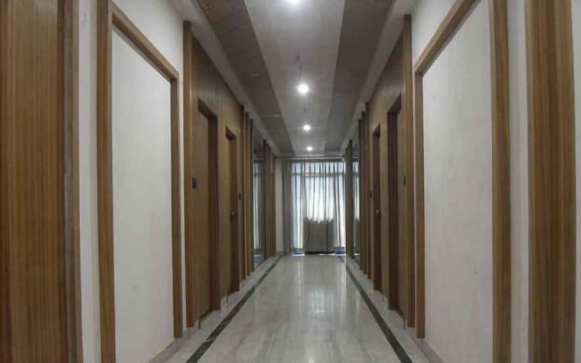 ADB Rooms Hotel Surabhi International,Varanasi