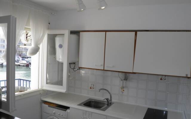 Blue Canal Apartment Ampuriabrava