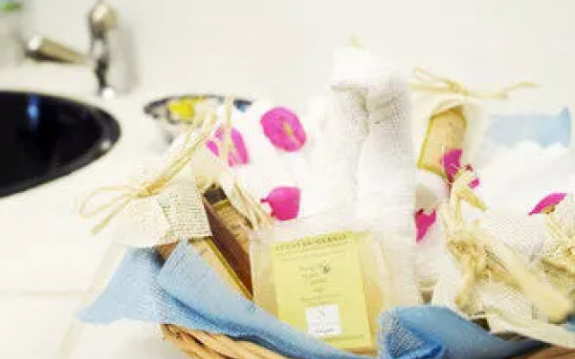 Aqualuna Boutique by Sunrise