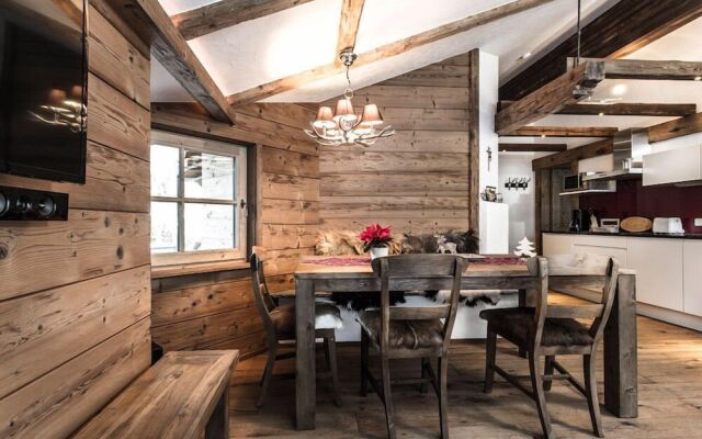 Uralp Royal by A-Appartments