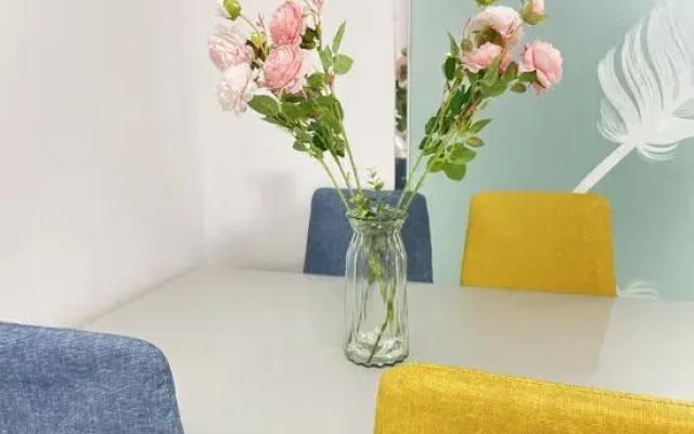 Yan Shusha Light Luxury Apartment (Haicheng Road Branch)