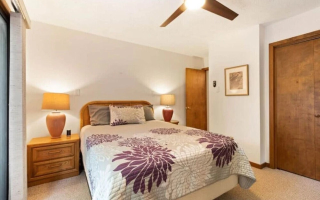 Pocono Chalet Jacuzzi Bathtub 4 BDRMS