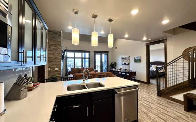 Blackstone Overlook 312 2 Bedroom Condo