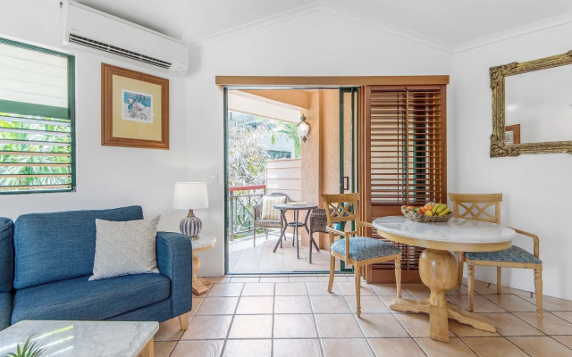 Martinique on Macrossan