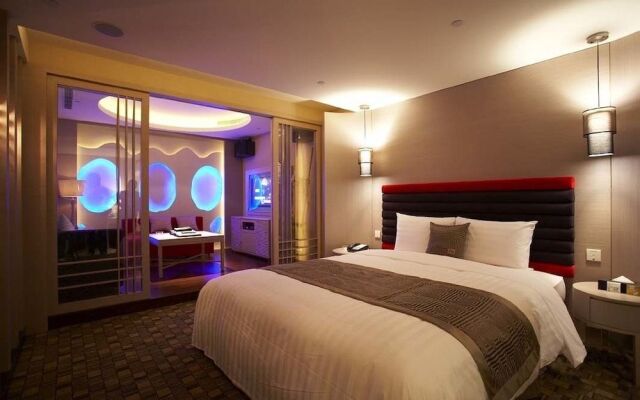 Yuma Hot Spring Hotel