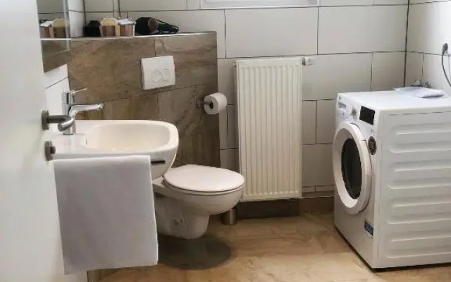 Hugo18 Boardinghouse