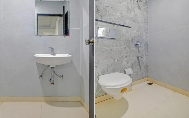 OYO 81349 Townhouse Friends Inn