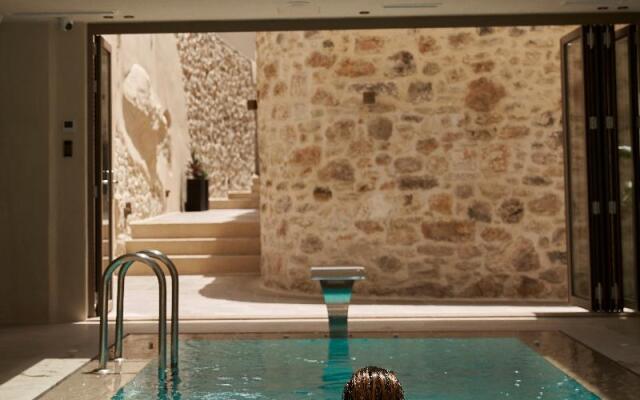 Manili Boutique Suites & Villas