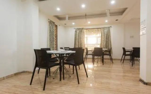 Hotel Pioneer By OYO Rooms