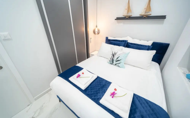 Boutique and garden apartments in Hawaii complex by YalaRent - Families only