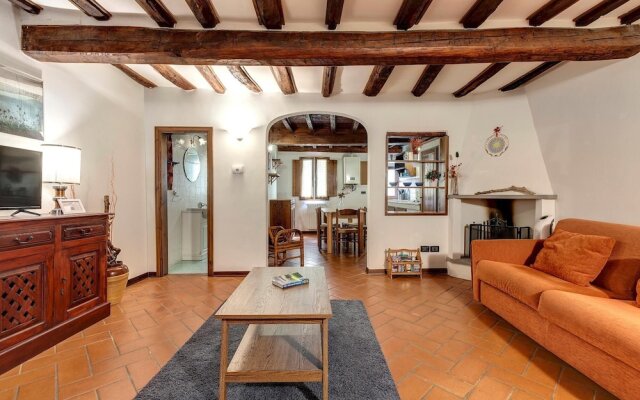 Pinti 46 in Firenze With 1 Bedrooms and 1 Bathrooms